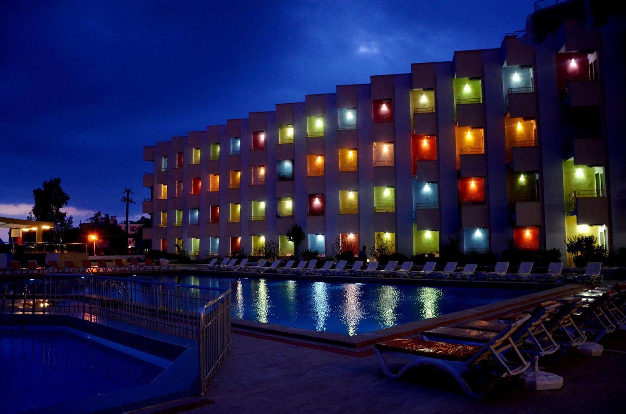 פאטהיה Orient Resort Hotel מראה חיצוני תמונה