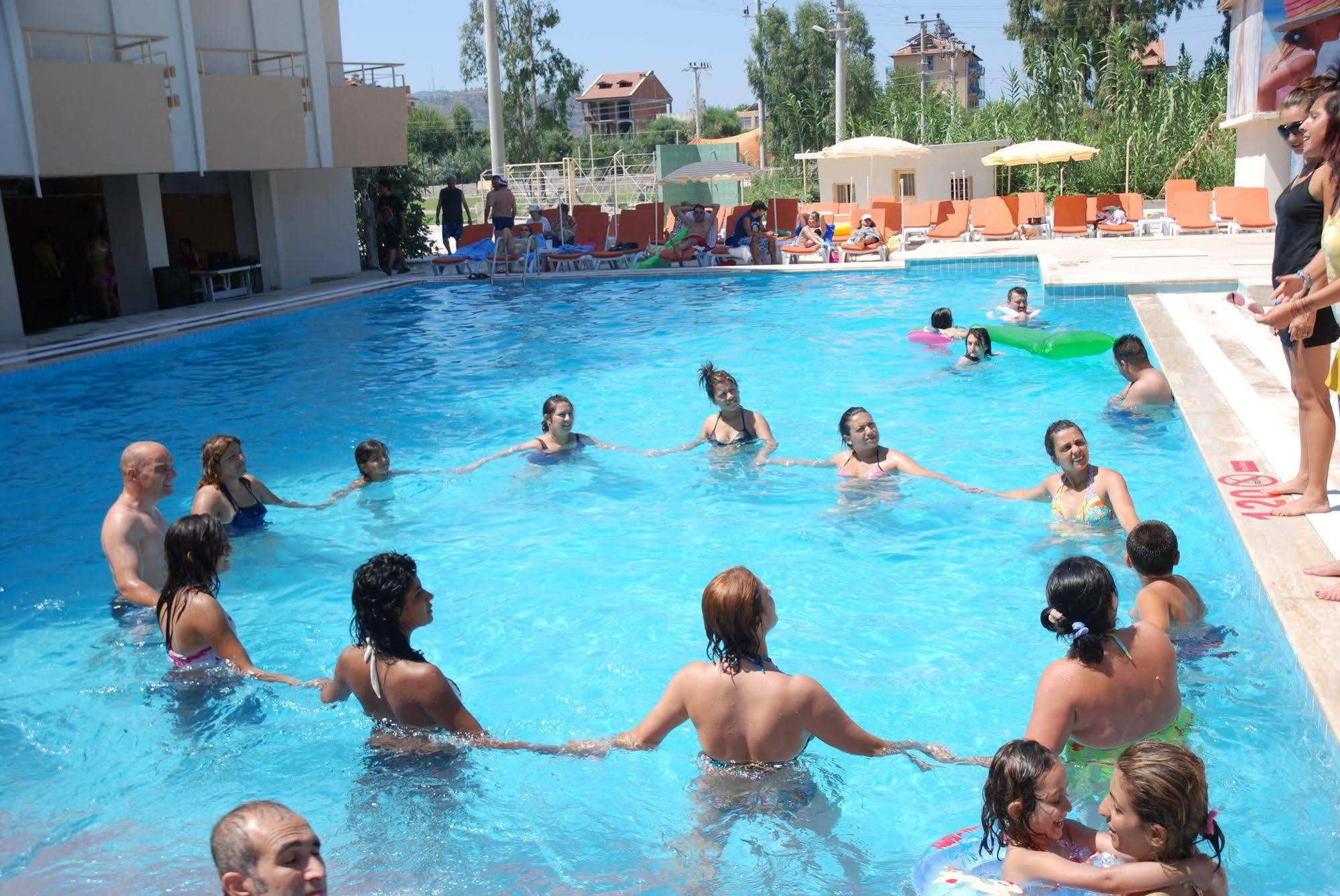 פאטהיה Orient Resort Hotel מראה חיצוני תמונה